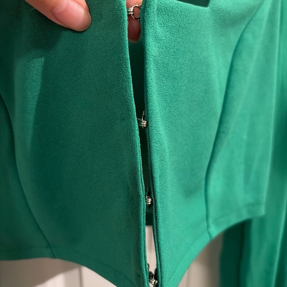 PrettyLittleThing Emerald Long Sleeve Blouse - Picture 4 of 6